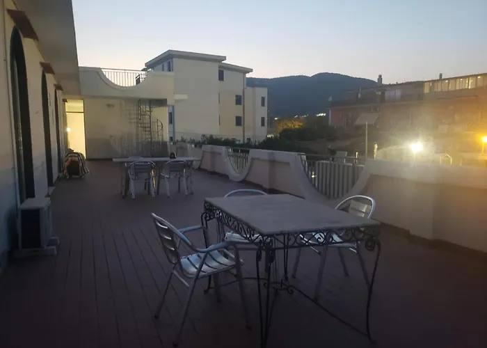 Max E Restaurant Hotel