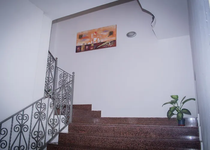 Max E Restaurant Hotel